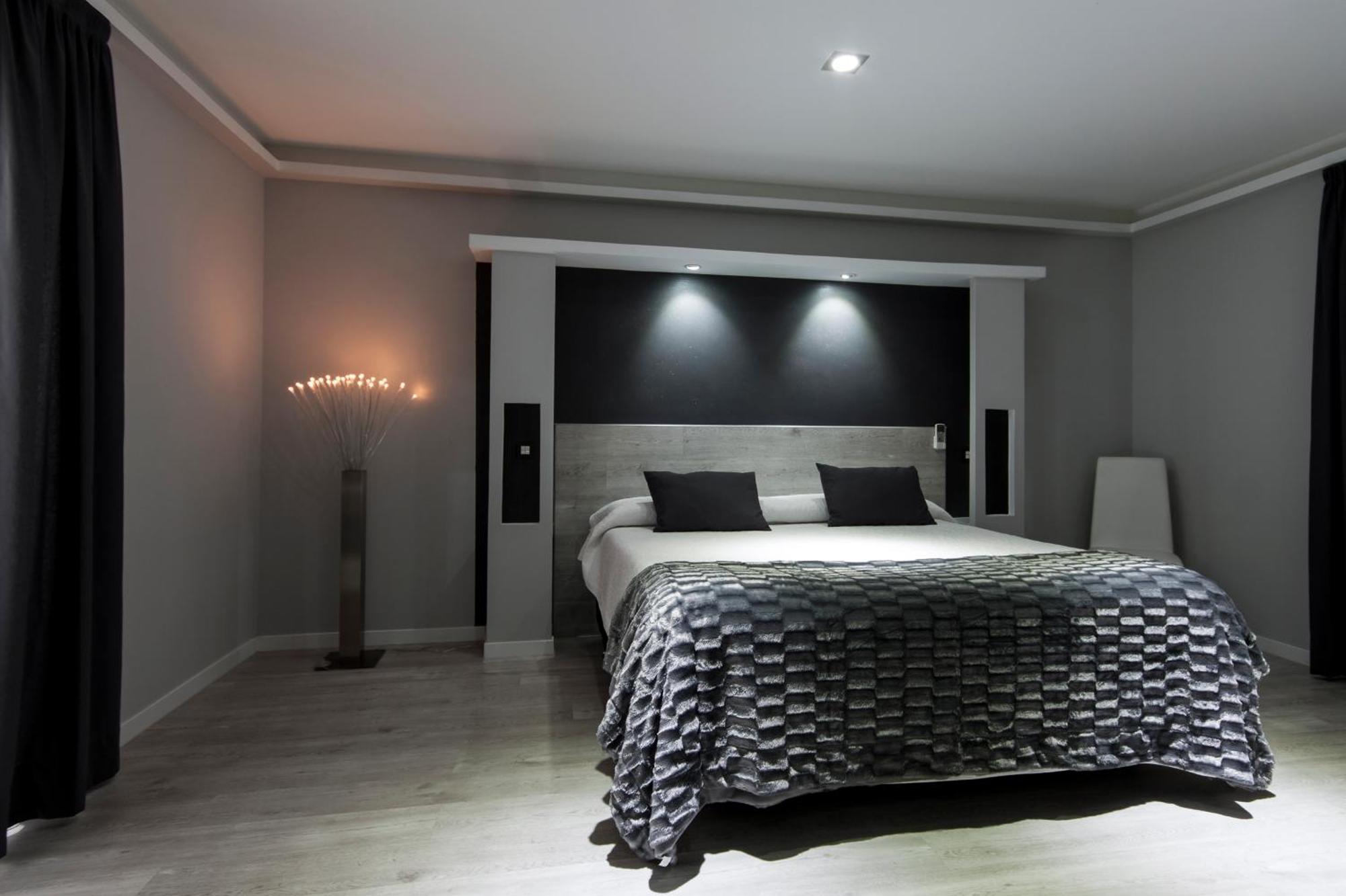 Hostal Overnight Madrid — Фото 1